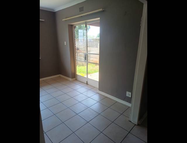 3 bed property to rent in LUIPAARDSVLEI